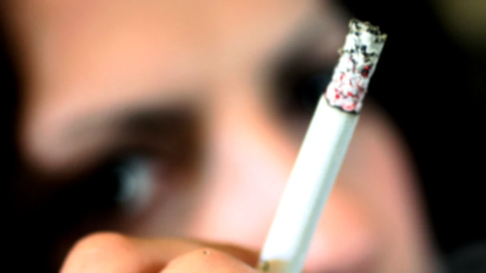 Ce se întâmplă în creierul femeilor care fumează un pachet de ţigări pe zi