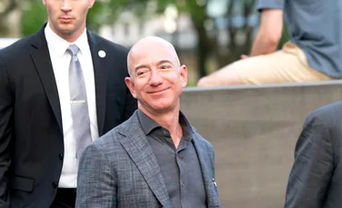 Jeff Bezos nu mai este a doua cea mai bogată persoană din lume