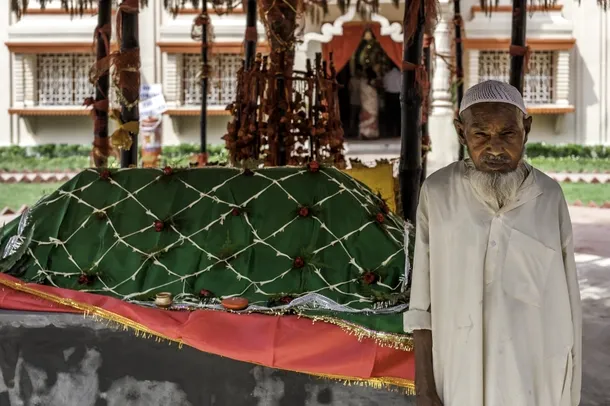 Mormîntul unui sfânt musulman din Pakistan