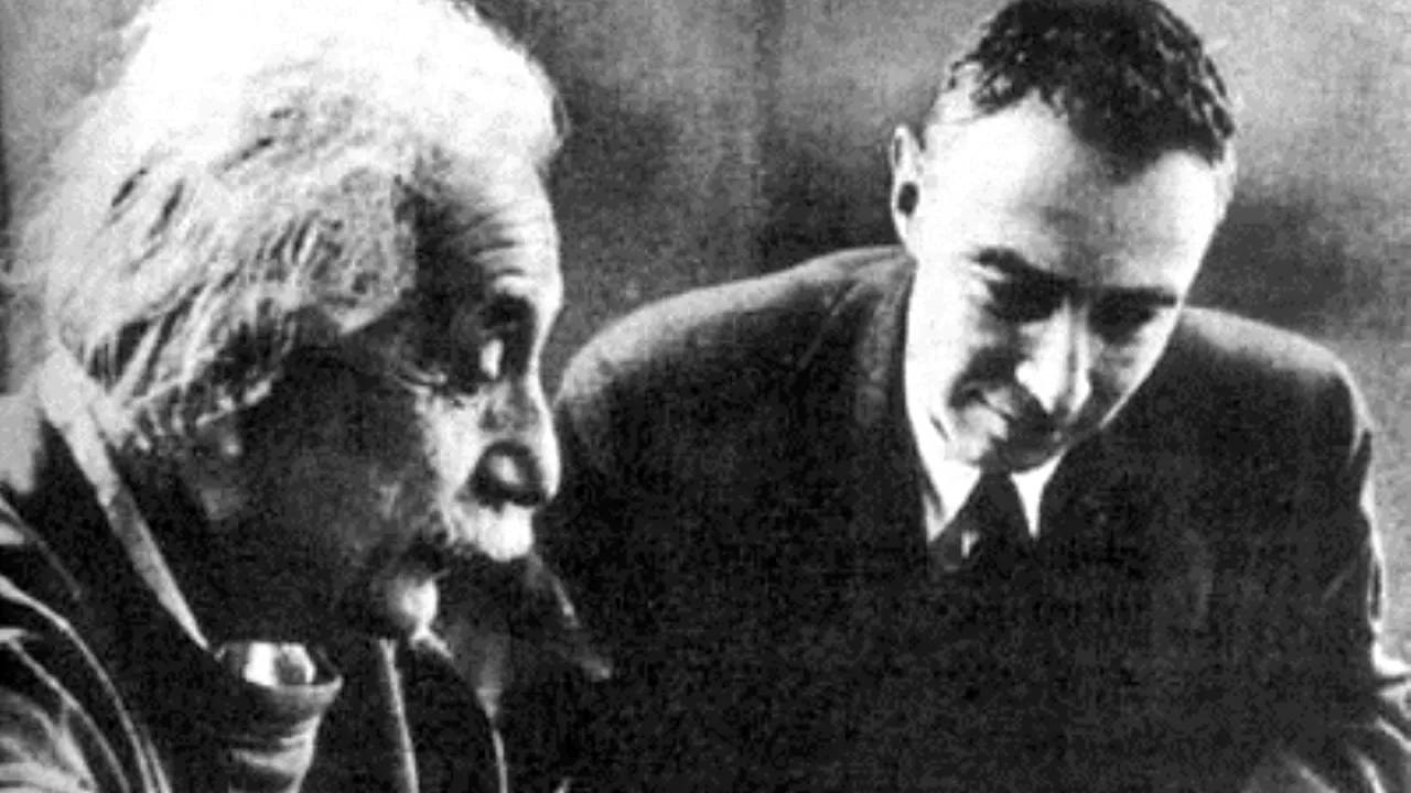 1-einstein-oppenheimer 