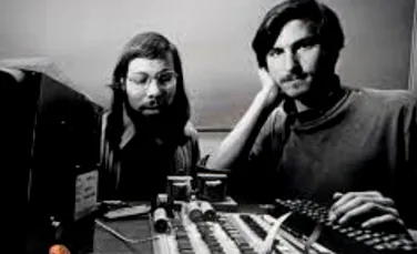 Un prototip al computerului Apple 1 a fost vândut cu 815.000 dolari la licitaţie