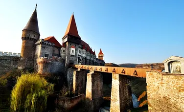 Unul dintre cele mai frumoase castele din România, pe coperta ghidului turistic „Lonely Planet”