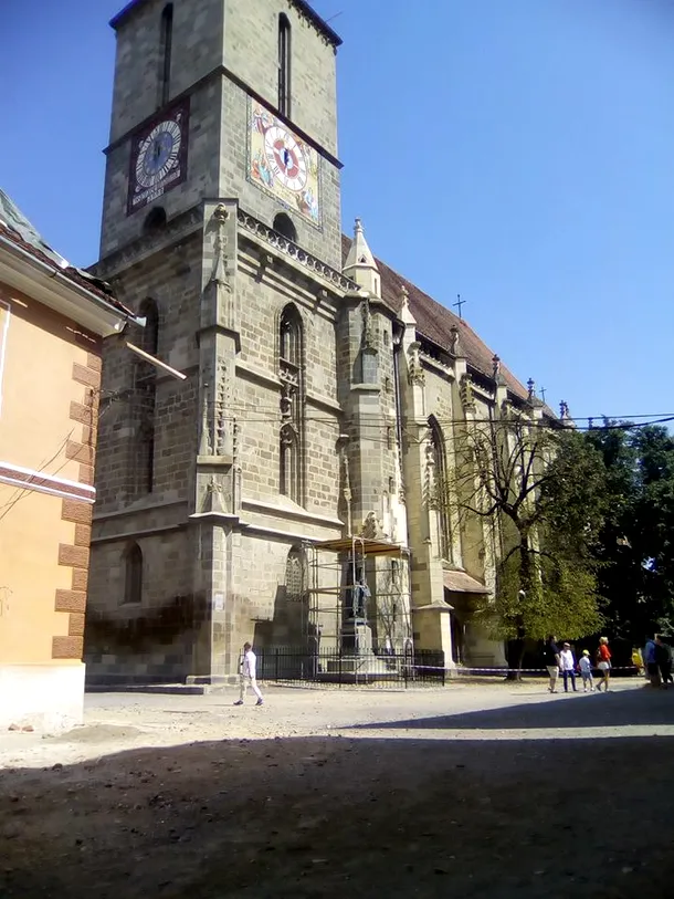 Măsuri urgente de reabilitare la Biserica Neagră din Braşov