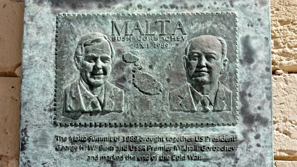 Cine a fost, în realitate, marele câştigător al Războiului Rece?