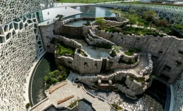 Cel mai spectaculos muzeu din lume. Arată ca o fortăreaţă construită în inima unui nautil – VIDEO