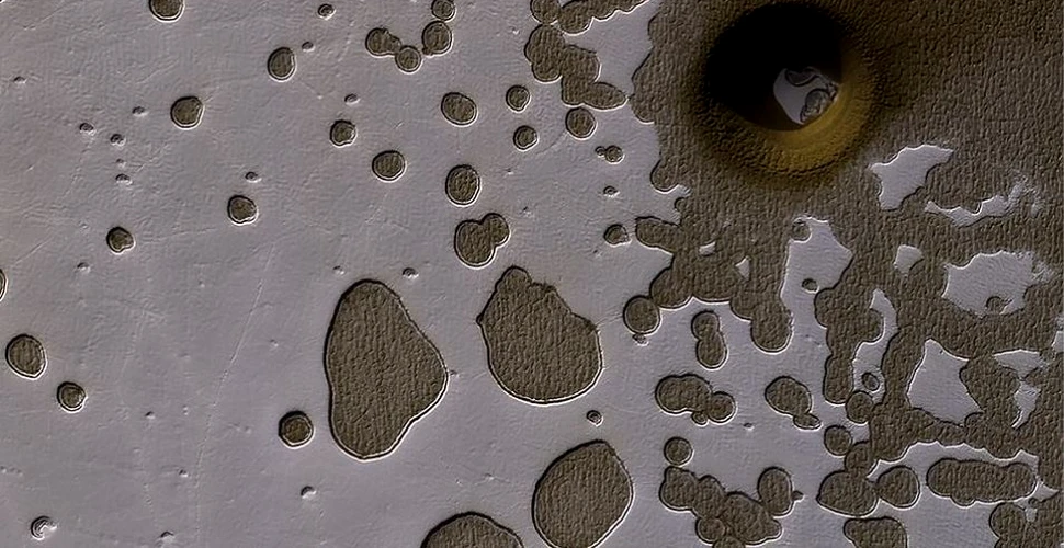 Formaţiuni STRANII de pe Marte îi contrariază pe cercetători