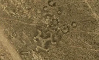 NASA a descoperit o svastică şi o cruce gigant pe un câmp. Ce mai apare în imaginile stranii – FOTO