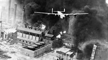 În urmă cu 82 de ani, aviaţia americană suferea o înfrângere de proporţii. Se întâmpla la Ploieşti. Povestea din spatele operaţiunii Tidal Wave