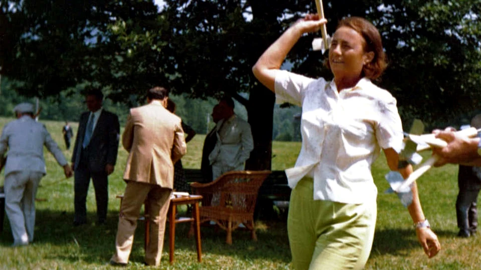 Biroul special, comandat de Elena Ceauşescu înainte de Revoluţie, va fi folosit pentru prima data – FOTO