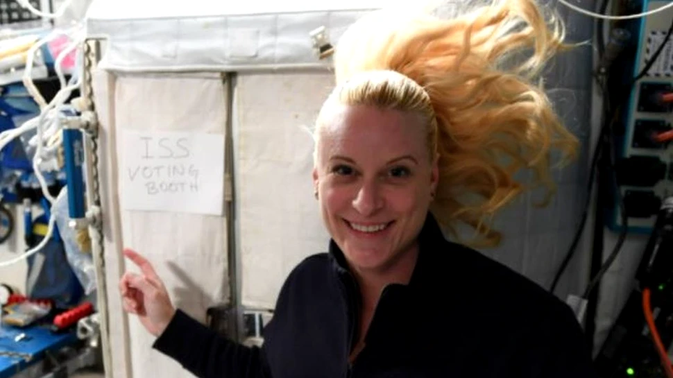 Cum a votat astronauta Kate Rubins de pe Staţia Spaţială Internaţională: „Este esenţial să participăm la democraţie”