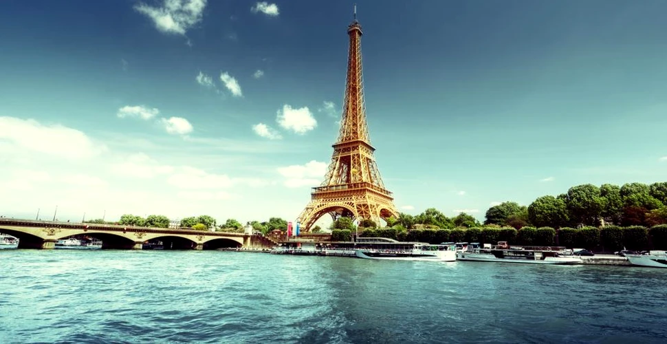 Turnul Eiffel va fi în curând protejat de un zid de sticlă din motive de securitate