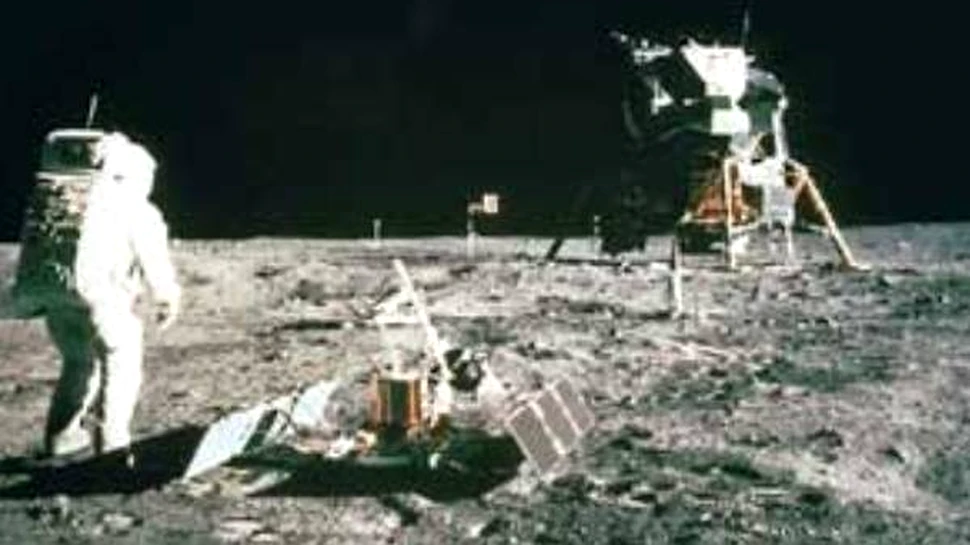 China ajunge pe Luna inaintea SUA