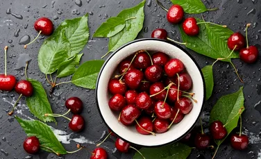 Cireșele dulci și închise la culoare ar putea ajuta la încetinirea cancerului mamar agresiv, sugerează un studiu efectuat pe șoareci