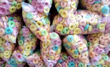 Vești bune pentru iubitorii de cereale cu lapte! O mare companie elimină coloranții artificiali și conservanții din produsele sale