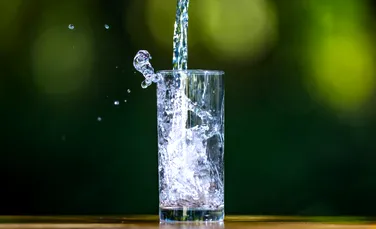 Cum poate un simplu pahar cu apă să crească riscul de hipertensiune?