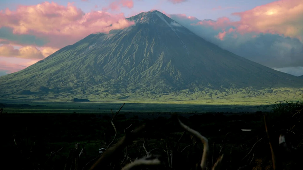 Cel mai bizar vulcan de pe Pământ, poate chiar din Sistemul Solar, este o anomalie
