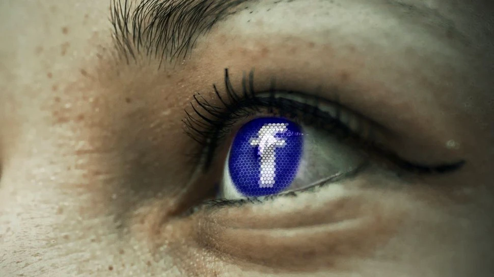 Facebook strânge în permanenţă date despre utilizatori, indiferent că aceştia au activată geolocalizarea