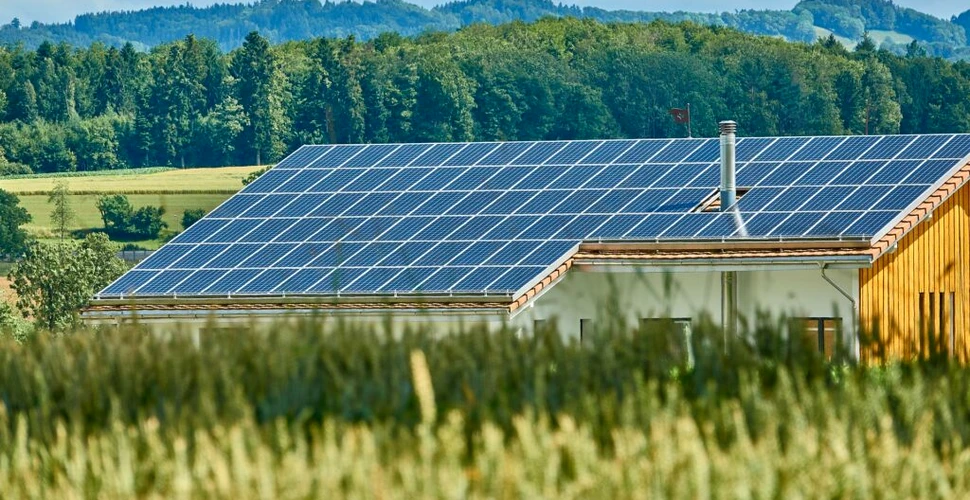 Un raport arată cât ar putea economisi România anual utilizând energie fotovoltaică