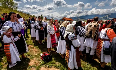 Românii vor sărbători Ziua Portului Tradiţional în fiecare mai