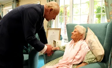 Regele Charles s-a întâlnit cu cea mai în vârstă persoană din lume