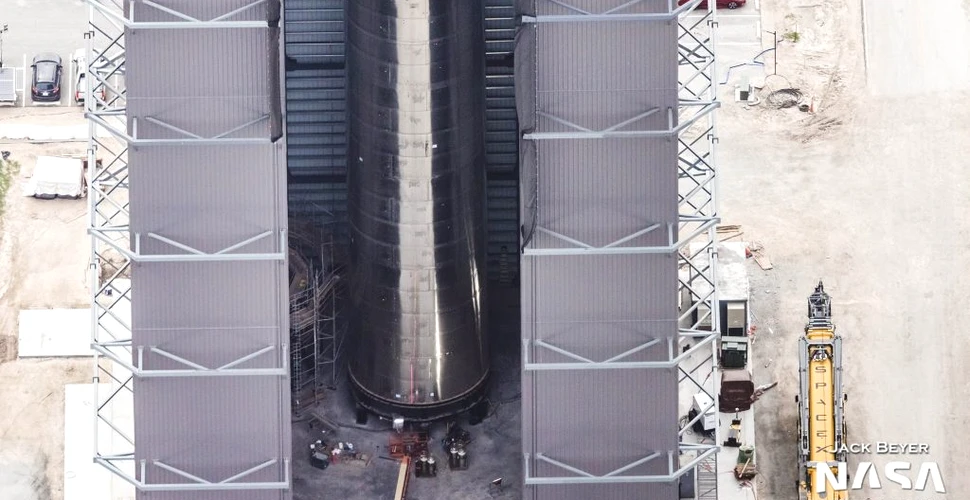 Noi fotografii arată cât de mult a progresat SpaceX cu prototipul propulsorului de rachetă Super Heavy