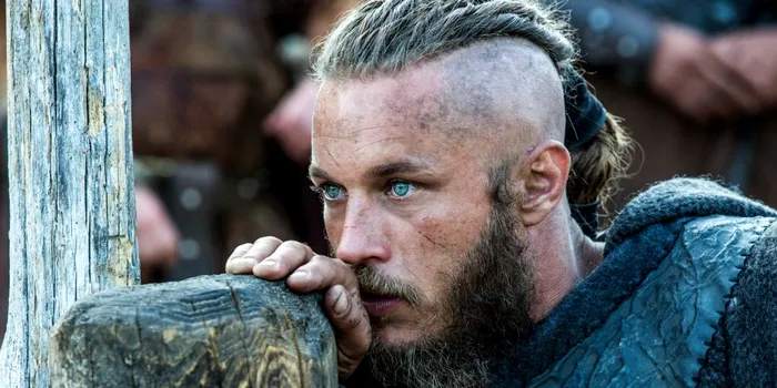 Ragnar Lothbrok, legendarul războinic viking care a sfârșit într-o groapă cu șerpi