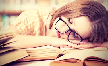 Somnul înaintea unui examen este la fel de benefic precum învăţatul intens