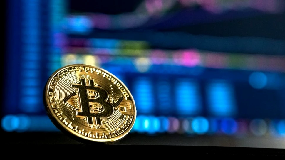 Elon Musk câștigă masiv din investiția Tesla în bitcoin 