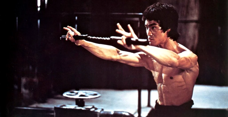 Legendarul Bruce Lee ar fi murit pentru că a băut prea multă apă