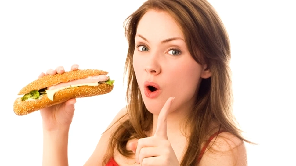 Persoanele care nu dorm suficient sunt mai tentate de alimentele bogate în calorii