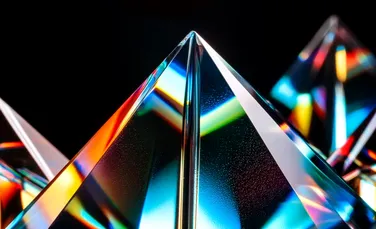 Ce s-a întâmplat după ce o echipă de fizicieni a construit un cristal spațiu-timp?