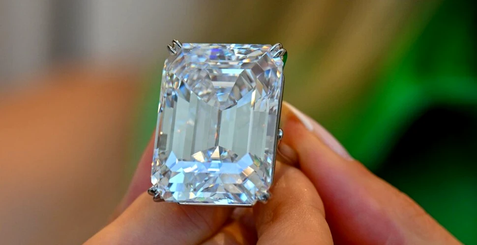Un diamant de 20 de milioane de dolari, expus în întreaga lume înainte de licitație