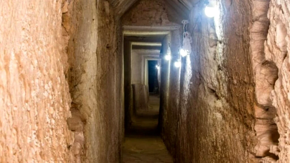 Arheologii au descoperit un tunel antic, care ar putea duce la mormântul pierdut al Cleopatrei
