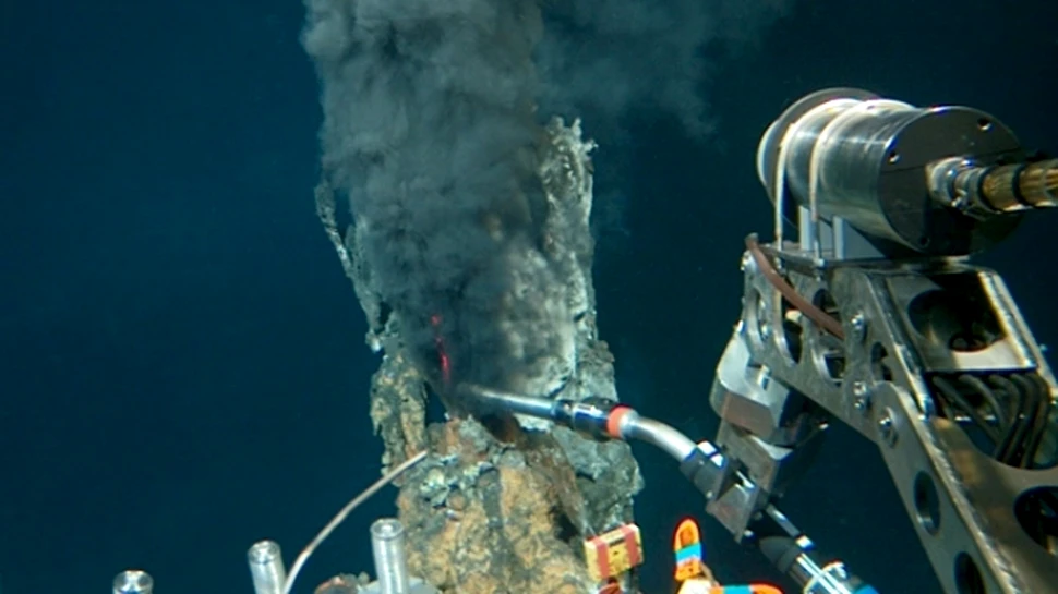 Black Smoker, cel mai “profund” vulcan submarin