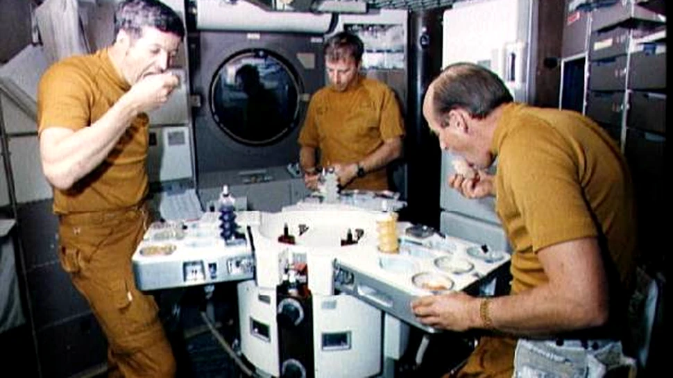 Ce vor mânca astronauţii în călătoria spre Marte?