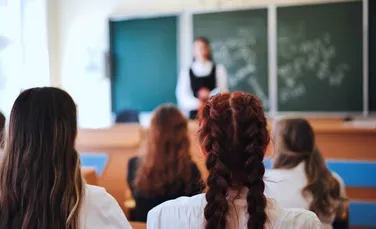 35% dintre profesorii din România sunt plătiți sub salariul minim