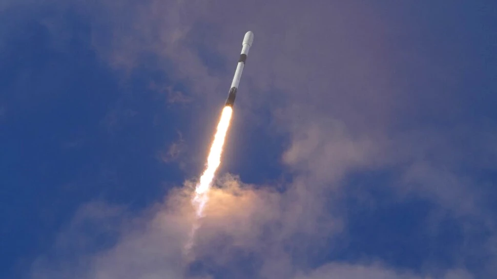 Racheta Falcon 9 a SpaceX a primit permisiunea de a reveni în spațiu