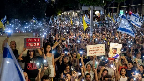 Israelienii au ieșit cu sutele de mii în stradă, frustrați că războiul din Gaza nu se mai termină