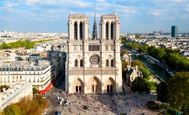 Preoții de la Catedrala Notre-Dame din Paris, nemulțumiți de numărul mare de turiști