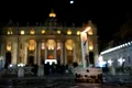 Credincioși din toată lumea se roagă pentru Papa Francisc, internat într-un spital din Roma