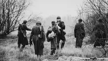 Soldați sovietici, transformați de extratereștri în stâlpi de piatră. Adevăr sau ficțiune?