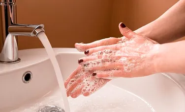 Cât de curate sunt mâinile tale după ce te-ai spălat cu săpun? Rezultatele unui experiment ştiinţific
