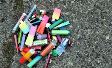 „Coșmar ecologic” în Regatul Unit! 1 milion de țigări electronice, aruncate la gunoi în fiecare zi