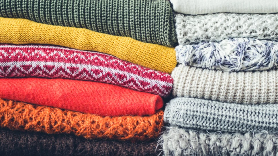 Cum îți îngrijești corect tricotajele din lână. Sfaturi de la experți pentru haine care rezistă ani de zile