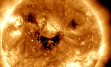 Zâmbetul Soarelui a fost surprins de NASA într-o imagine nemaipomenită