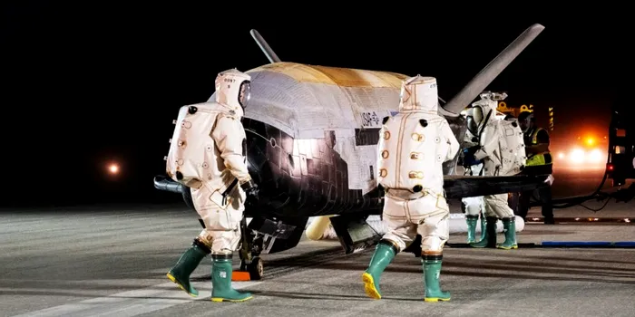 Misiune învăluită în mister pe orbita Pământului! Avionul spațial X-37B al Statelor Unite, lansat la bordul unei rachete SpaceX