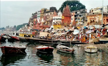 Două râuri sacre din India au fost declarate ,,entităţi vii” şi au aceleaşi drepturi precum oamenii.  Practicile morbide care se petrec pe ele în numele credinţei