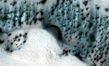 Câtă zăpadă cade anual pe Marte? Planeta Roșie devine un peisaj de poveste în timpul iernii