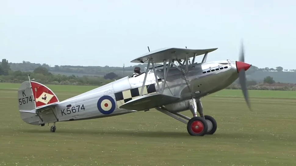 De la biplane la motor cu reacţie. Legendarele avioane ”Hawker” ale britanicilor care au făcut istorie