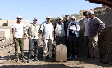 Un monument egiptean din piatră care înfățișează un împărat roman în rolul unui faraon a fost descoperit în Luxor